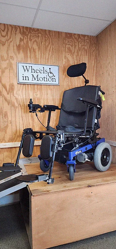 Invacare Action Arrow Storm Series Power Chair Labac Tilt, Rec, Legs