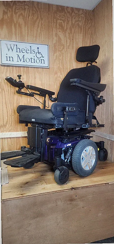 Pride Quantum Edge Q6 HD POWER Wheelchair 450 lbs. Power Tilt/Rec./Leg20” x 20”