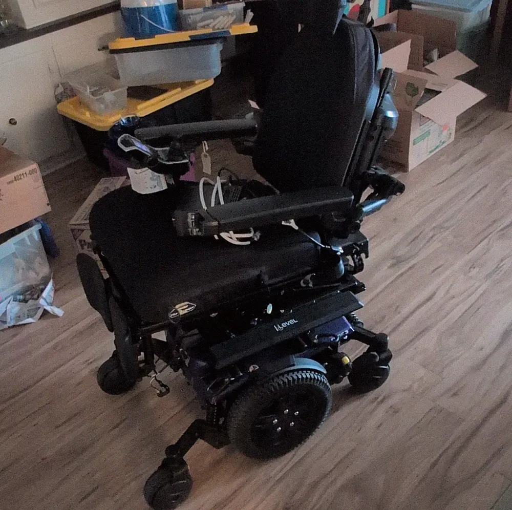 Quantum iLevel edge 3 Power Wheelchair Black Tilt , lift chairs, with everything